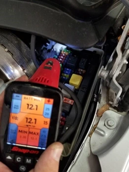 Verifying that there is power on both sides of fuse 13 on the SAM (Signal Acquisition Module)